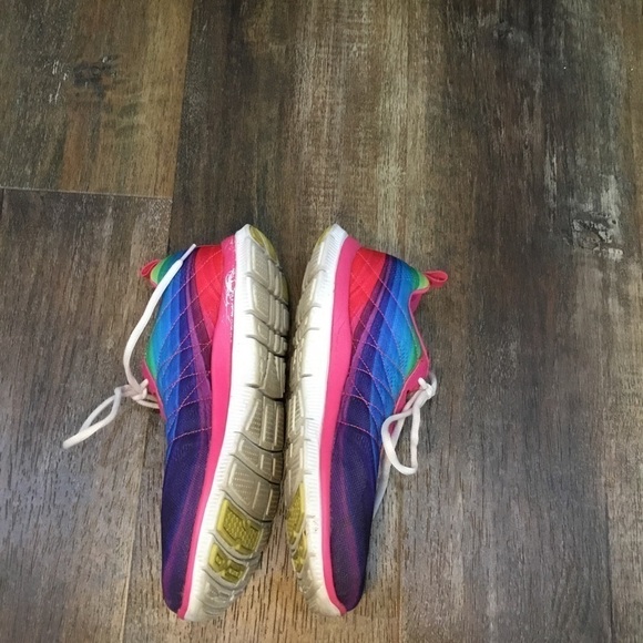 𝅺RAINBOW Colors Skechers with memory foam sole size 8.5 - Picture 3 of 6